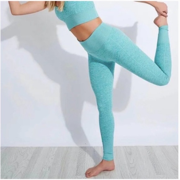 Alo Yoga High-Waist Alosoft Lounge Legging in Heathered Blue Quartz - Picture 3 of 8